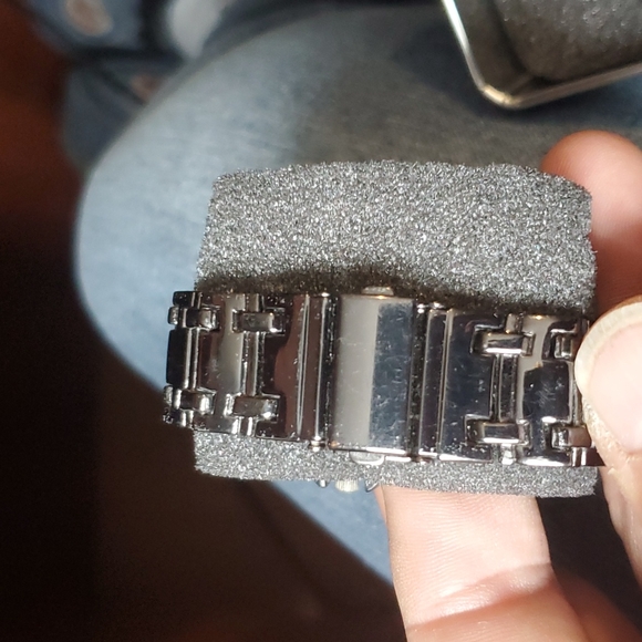 Watch - Picture 3 of 3